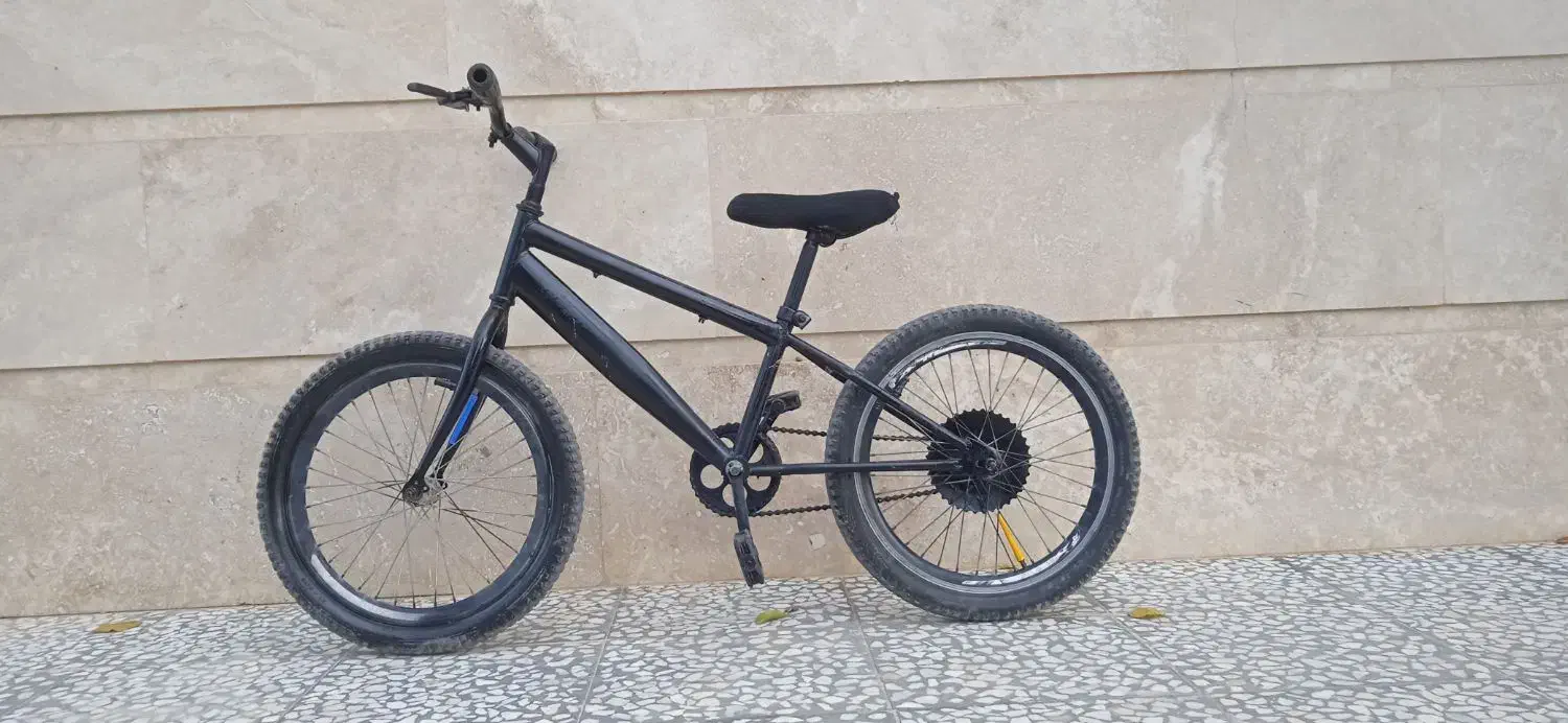 دوچرخه|دوچرخه، اسکیت، اسکوتر|گنبد کاووس, |دیوار