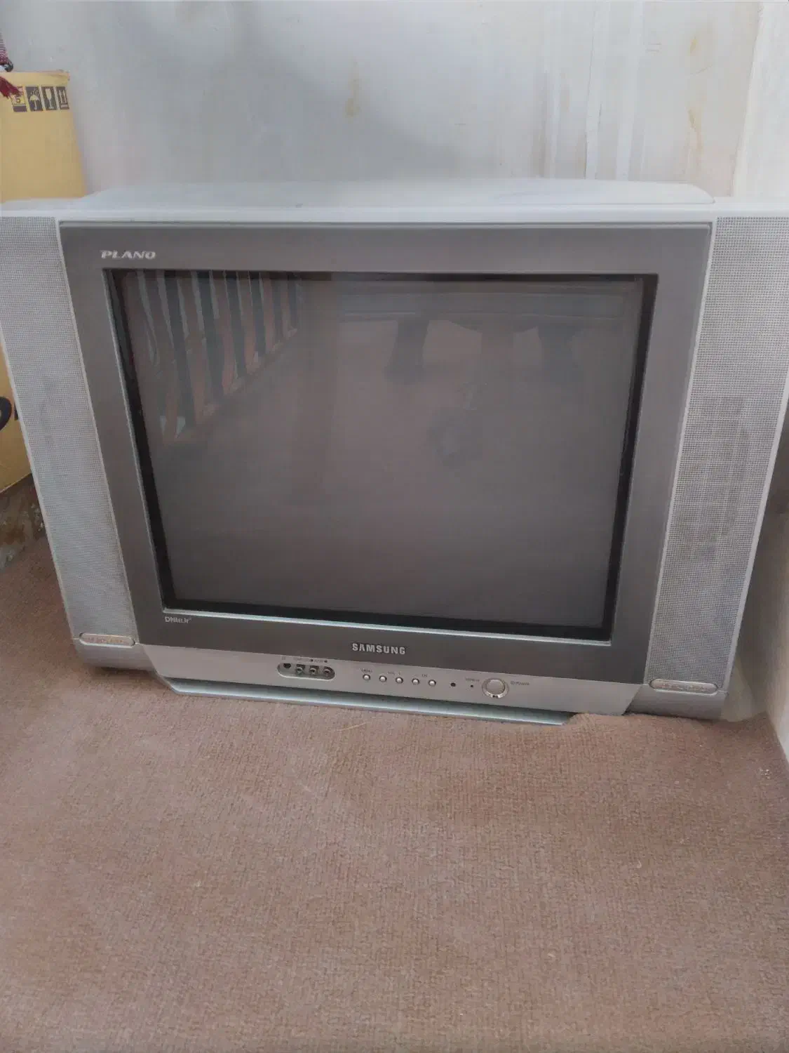 فروش یه عدد تلویزیون|تلویزیون و پروژکتور|قزوین, |دیوار