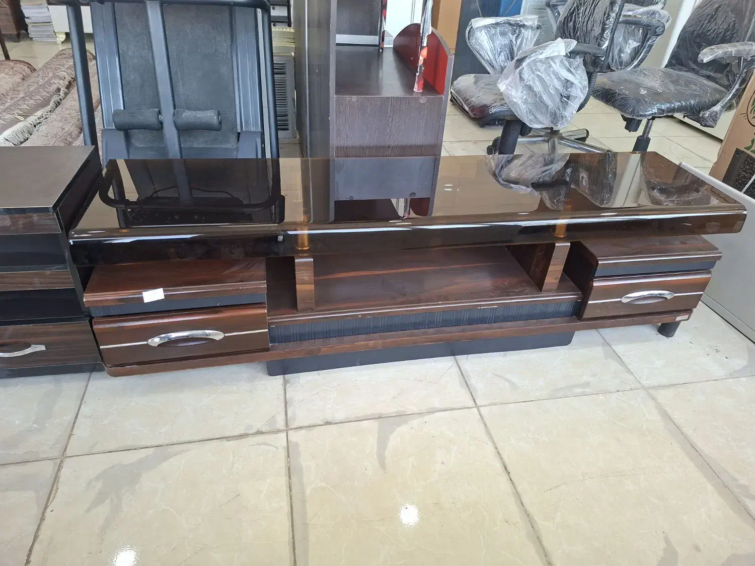 چند عدد میز تیوی،سمساری کشاورز|میز تلویزیون|امیدیه, |دیوار