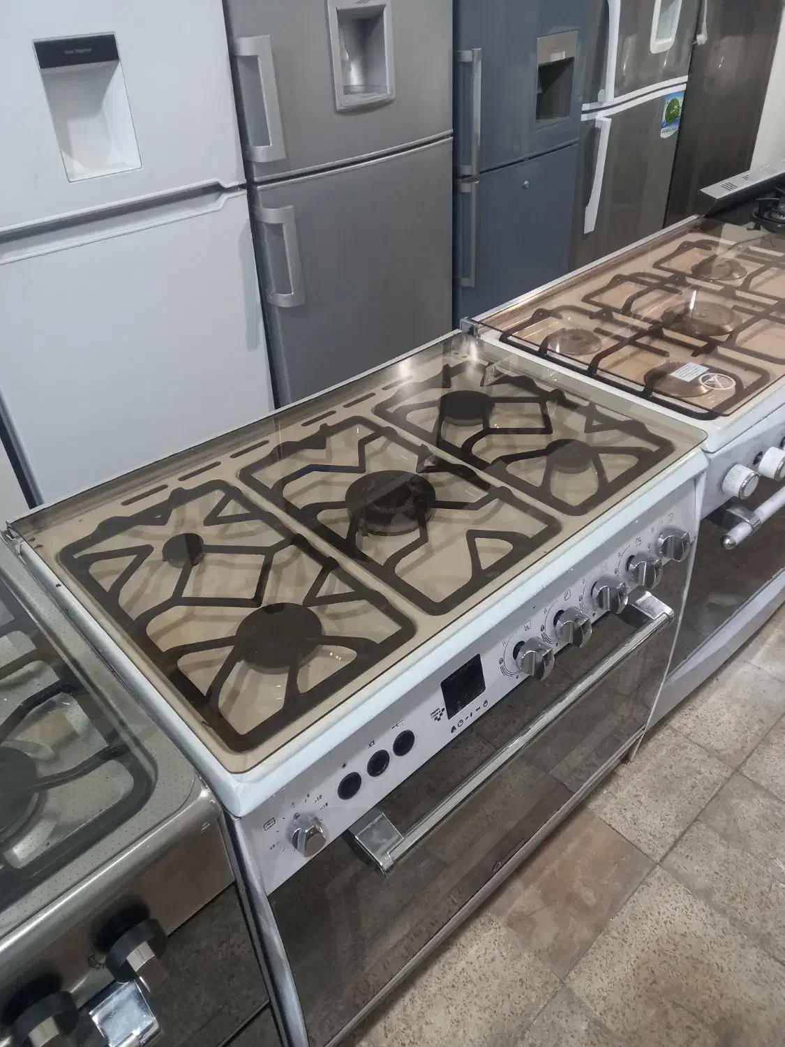 گاز طرح فر و فردار کار کرده تمیز|اجاق گاز و لوازم برقی پخت‌وپز|سبزوار, طبرسی (جعفرآباد)|دیوار