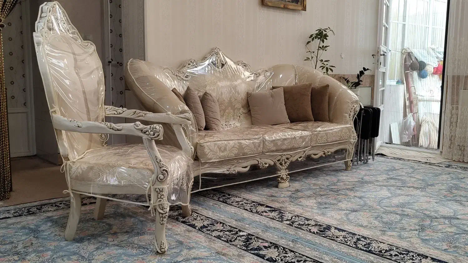 مبل سلطنتی چوب راش|مبلمان خانگی و میز عسلی|شهرکرد, |دیوار