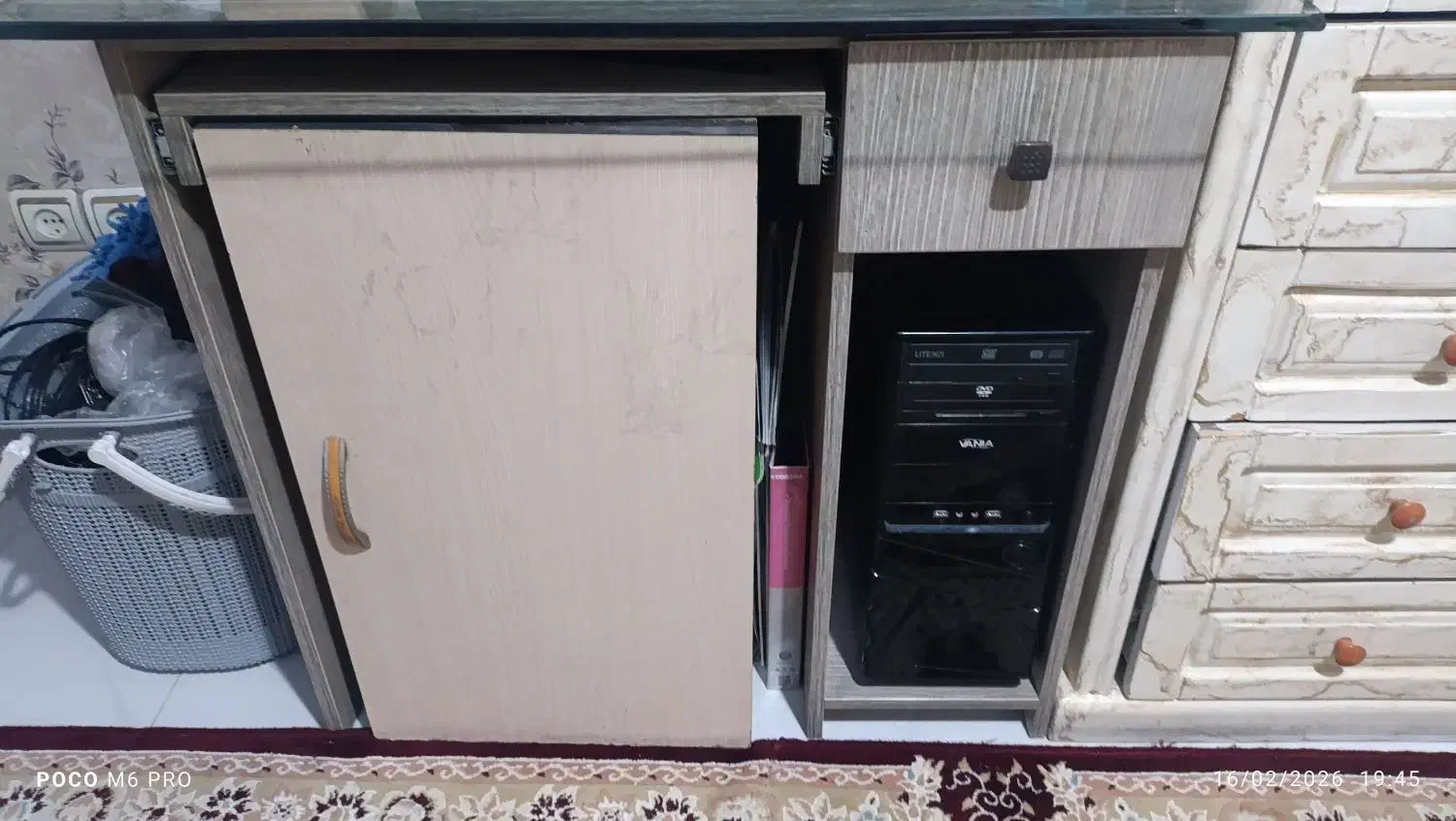 کامپیوتر|رایانه رومیزی|بومهن, |دیوار