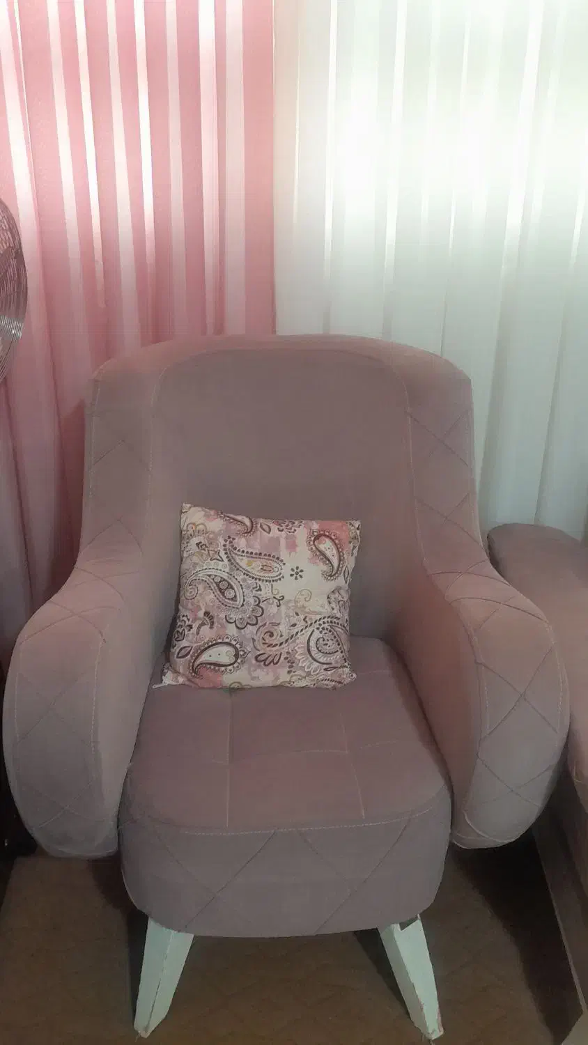 مبل راحتی|مبلمان خانگی و میز عسلی|تربت‌حیدریه, قائم|دیوار