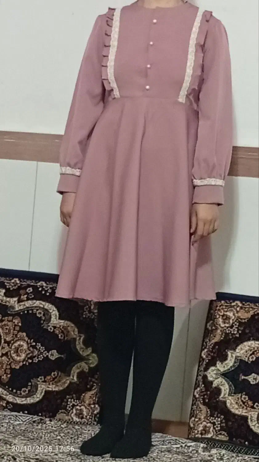 لباس مهمانی|لباس|اقبالیه, |دیوار