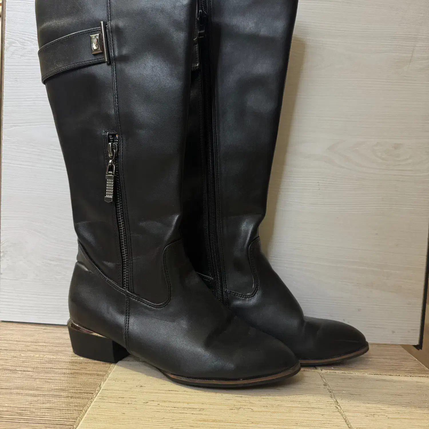 بوت چرمی بلند|کیف، کفش، کمربند|بروجرد, |دیوار