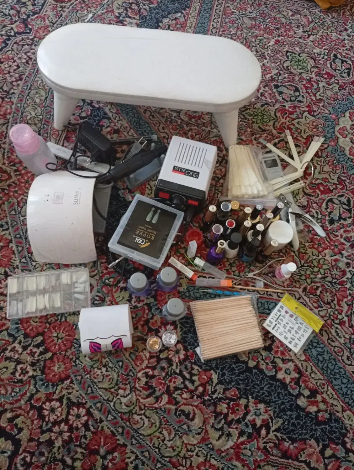 کاشت ناخن|آرایشگاه و سالن‌های زیبایی|جیرفت, |دیوار