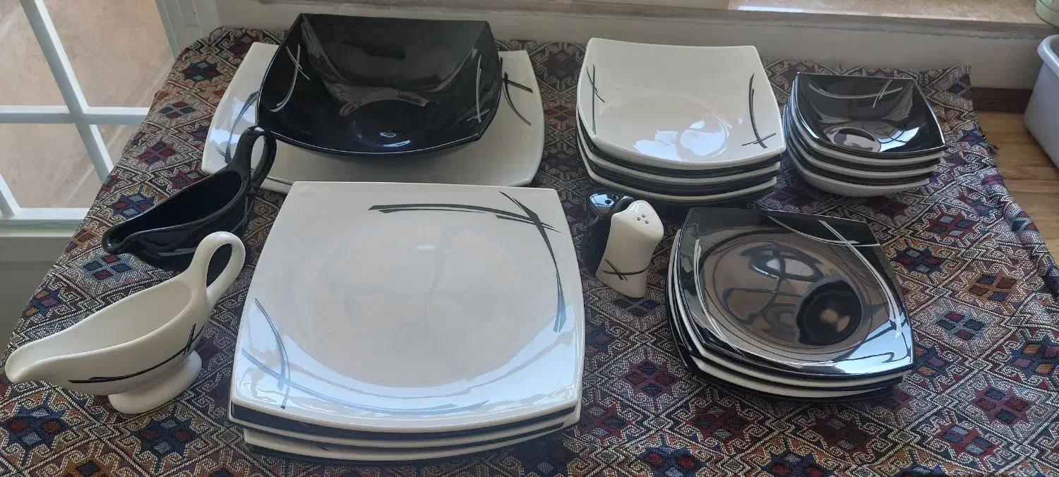 سرویس آرکوپال فرانسوی شب و روز|ظروف سرو و پذیرایی|بروجرد, |دیوار