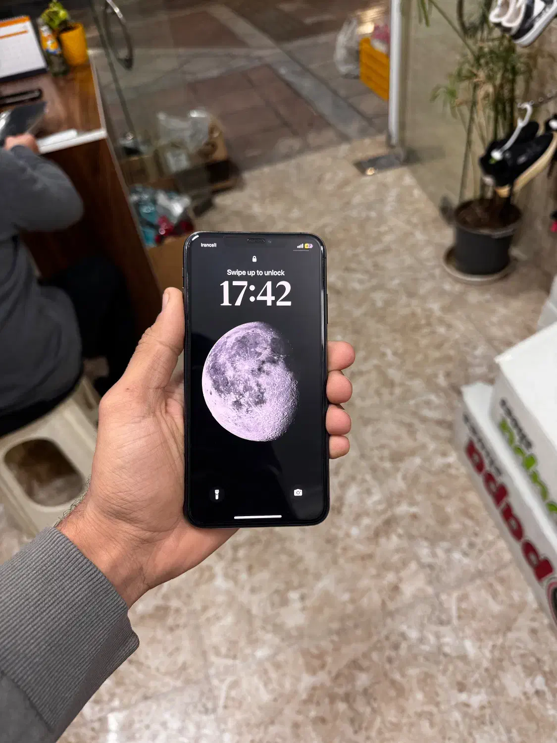 ایفون xsmax|موبایل|رباط‌کریم, رباط‌کریم|دیوار