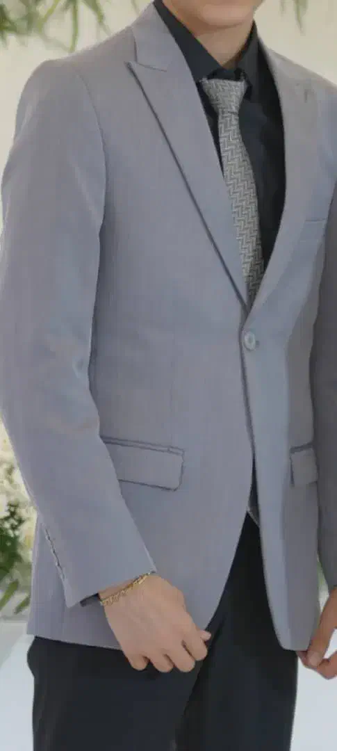 کت شلوار|لباس|رشت, انصاری|دیوار