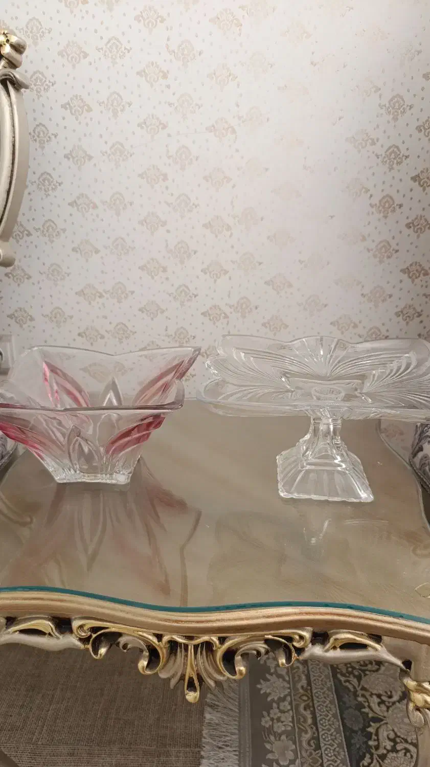 ظرف پایه دار|ظروف سرو و پذیرایی|تربتحیدریه, کوه سنگی|دیوار