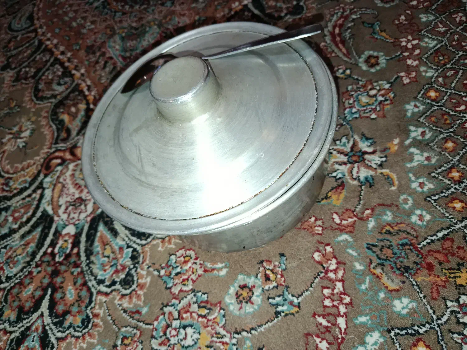 ماهیتابه و قابلمه کارکرده|ظروف پخت‌وپز|رشت, منظریه|دیوار