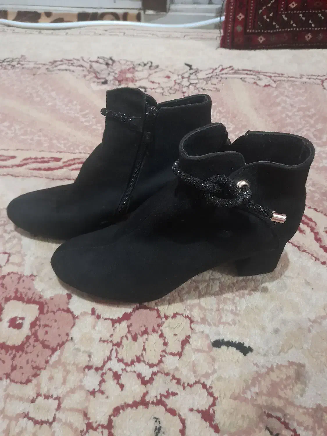 مخمل|کیف، کفش، کمربند|آستانه اشرفیه, |دیوار