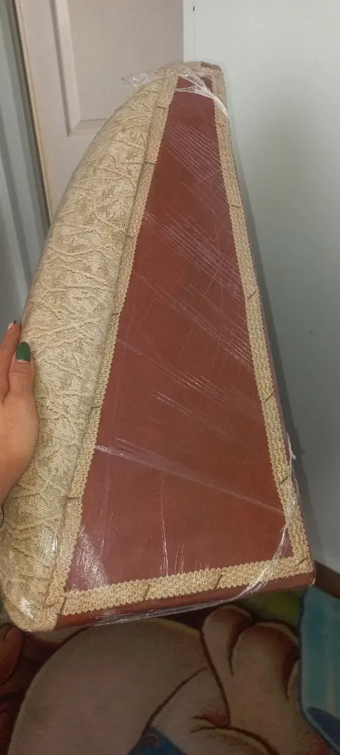 پشتی مثلثی|پشتی|چهاردانگه (تهران), |دیوار