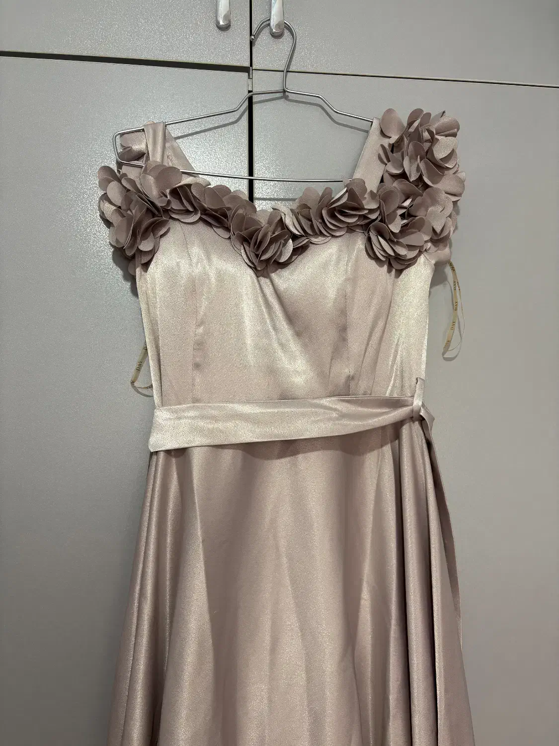 لباس مجلسی|لباس|تاکستان, |دیوار