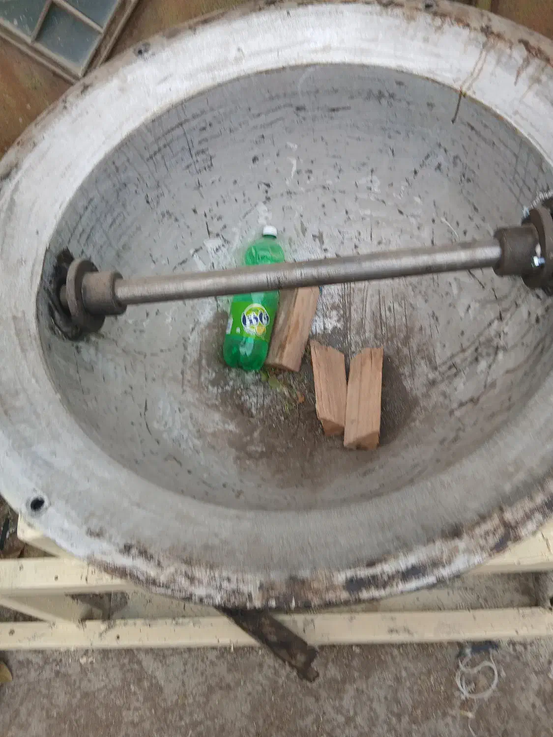 پاتیل گزداغزن سوهان|ماشینآلات صنعتی|اصفهان, بوستان زاینده رود|دیوار