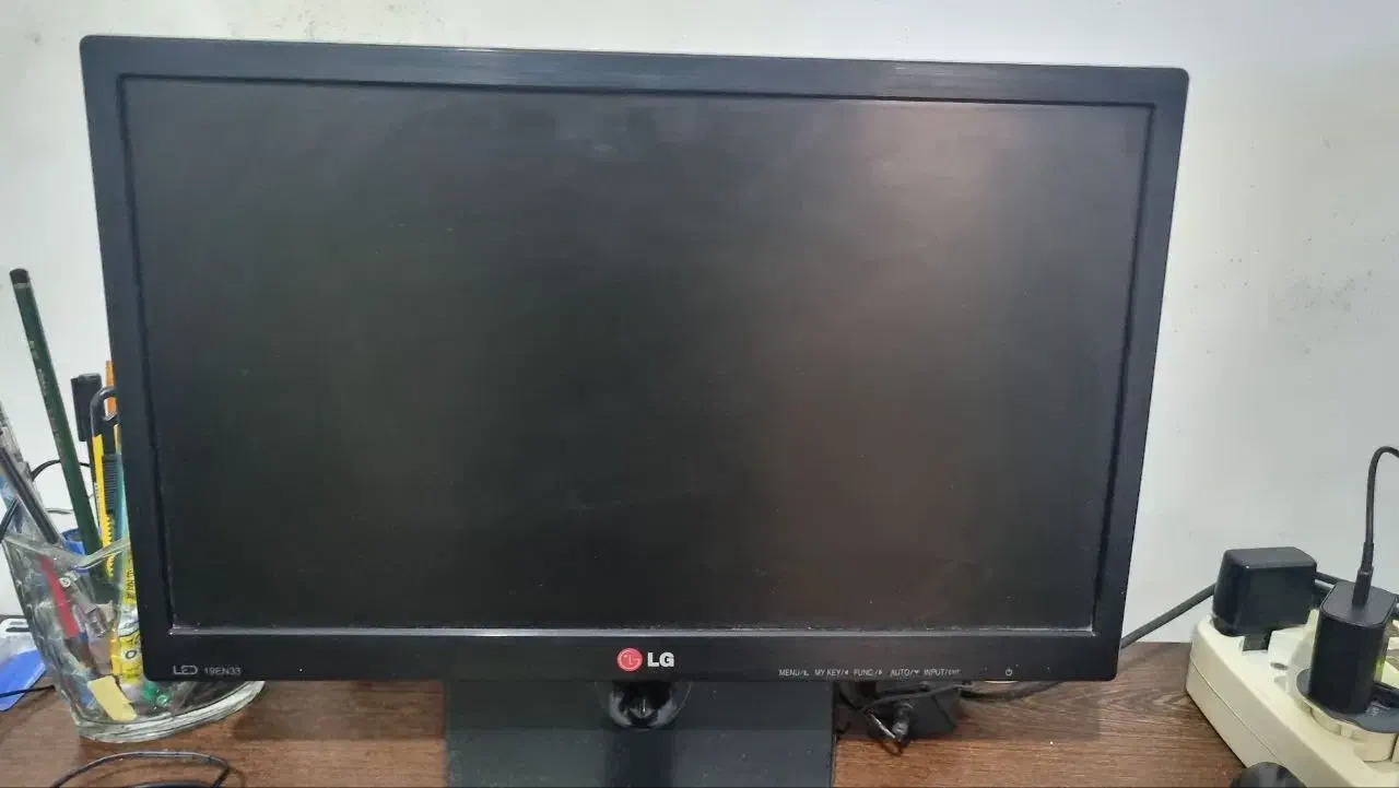 مانیتور LG ۱۹ اینچ|قطعات و لوازم جانبی رایانه|رشت, چله خانه|دیوار