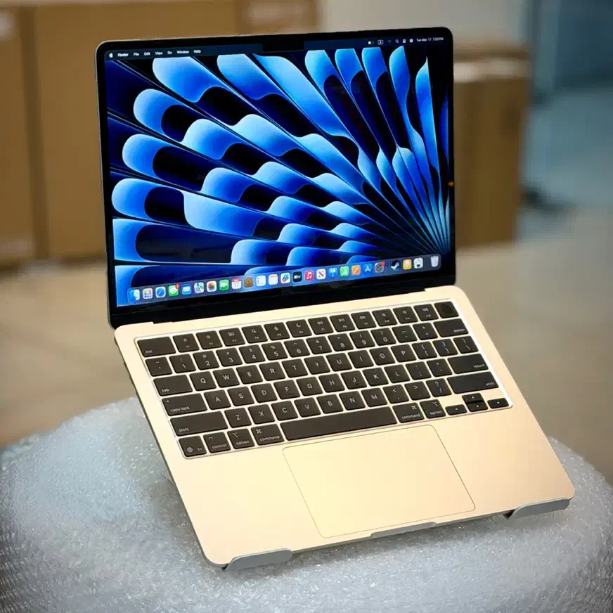 لپتاپ MACBOOK AIR پردازنده M4 سایکل 7|رایانه همراه|شیراز, ملاصدرا|دیوار