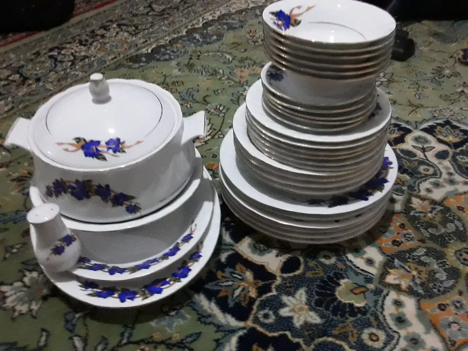 جینی  گل ابی طلا کوب نسبتن قدیمی|ظروف سرو و پذیرایی|نهاوند, |دیوار