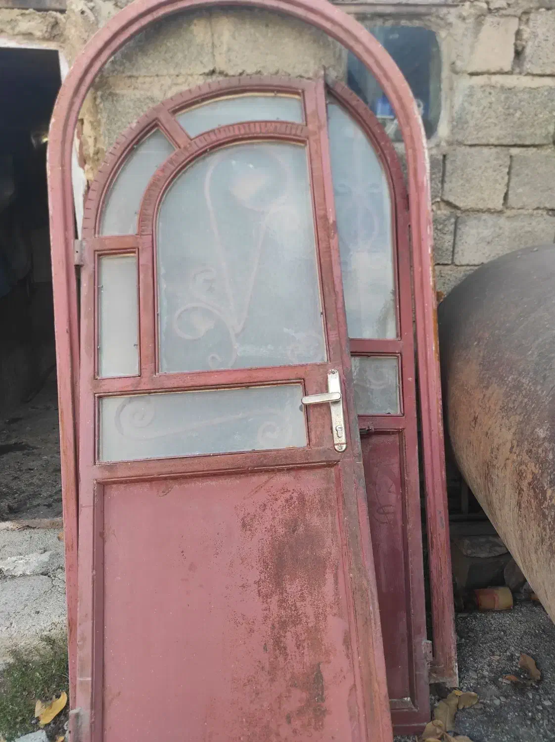 یک درب منزل سنگین وزن کاملا سالم و کم استفاده|مصالح و تجهیزات ساختمان|سیلوانه, |دیوار