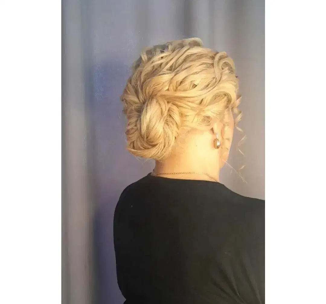 اجاره میز و صندلی تمامی لاین های زیبایی|خدمات آرایشگری و زیبایی|اردبیل, |دیوار