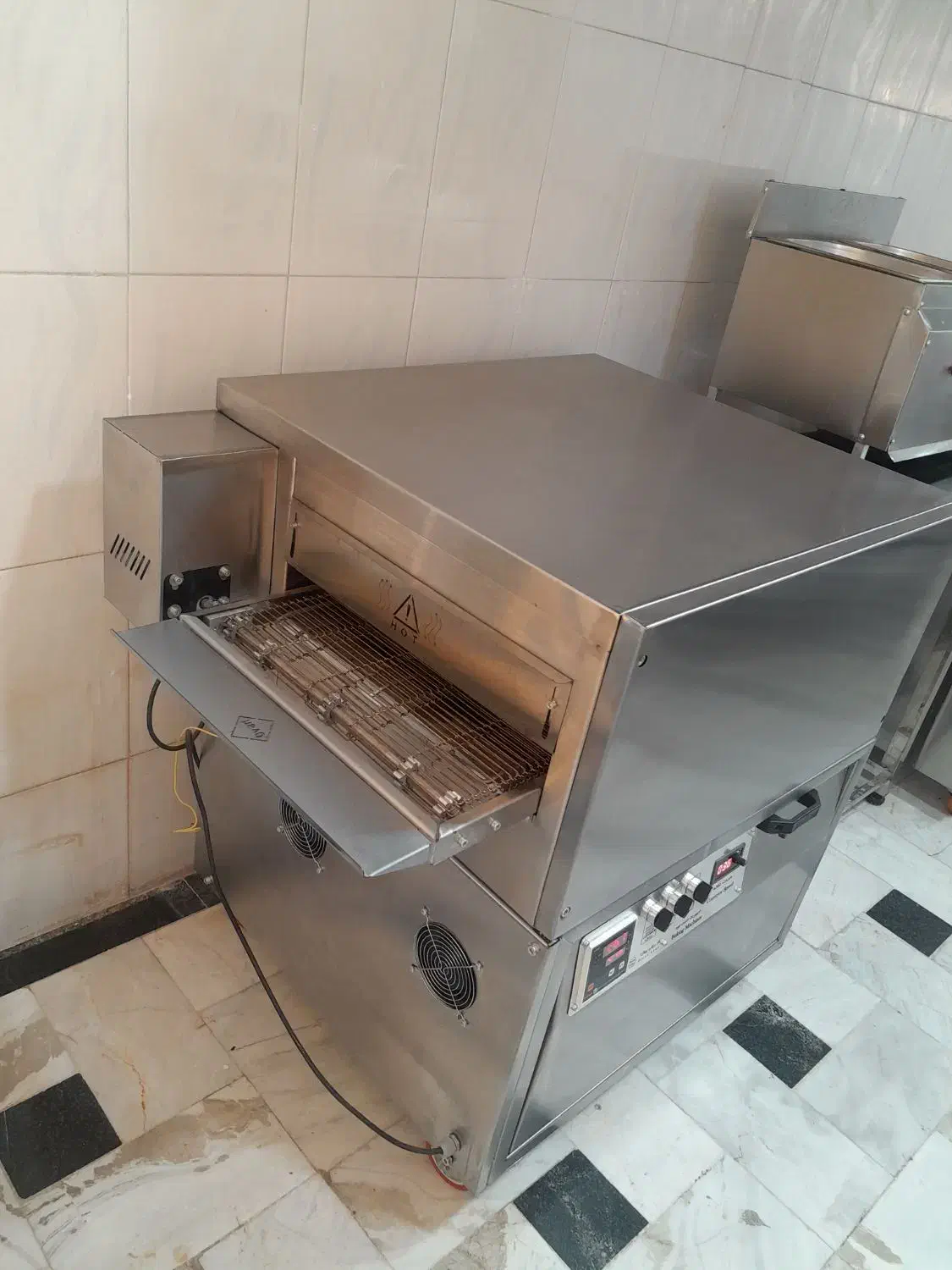 فر ریلی پیتزا|کافیشاپ و رستوران|قم, نیروگاه|دیوار