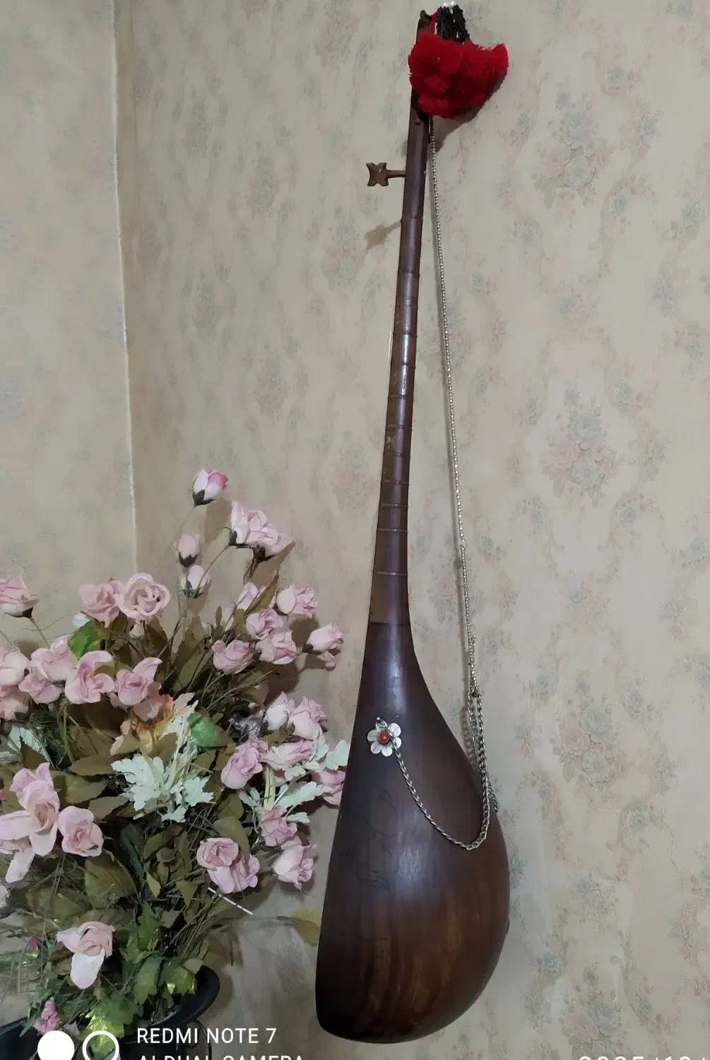 دوتارحرفه ای وخوش صدا|سازهای سنتی|اسفراین, |دیوار