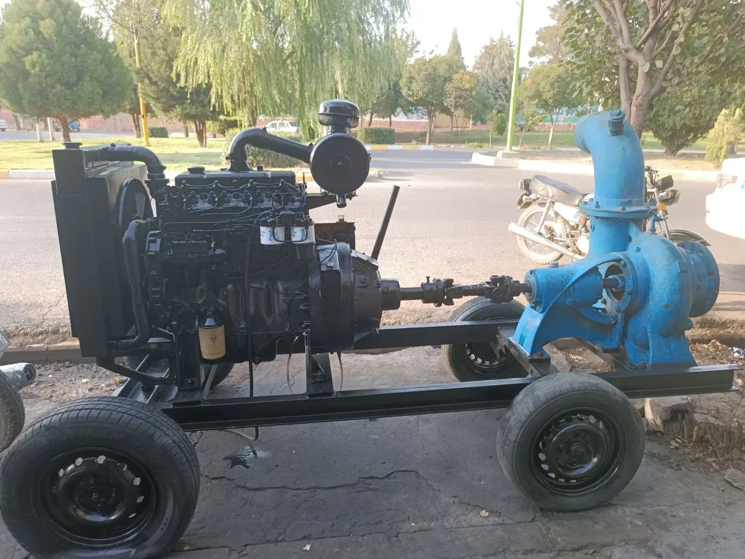 موتور آب آبکشی دیزل پرکنز چهار سیلندر ۸ اینچ|ماشین‌آلات صنعتی|لنجان, |دیوار