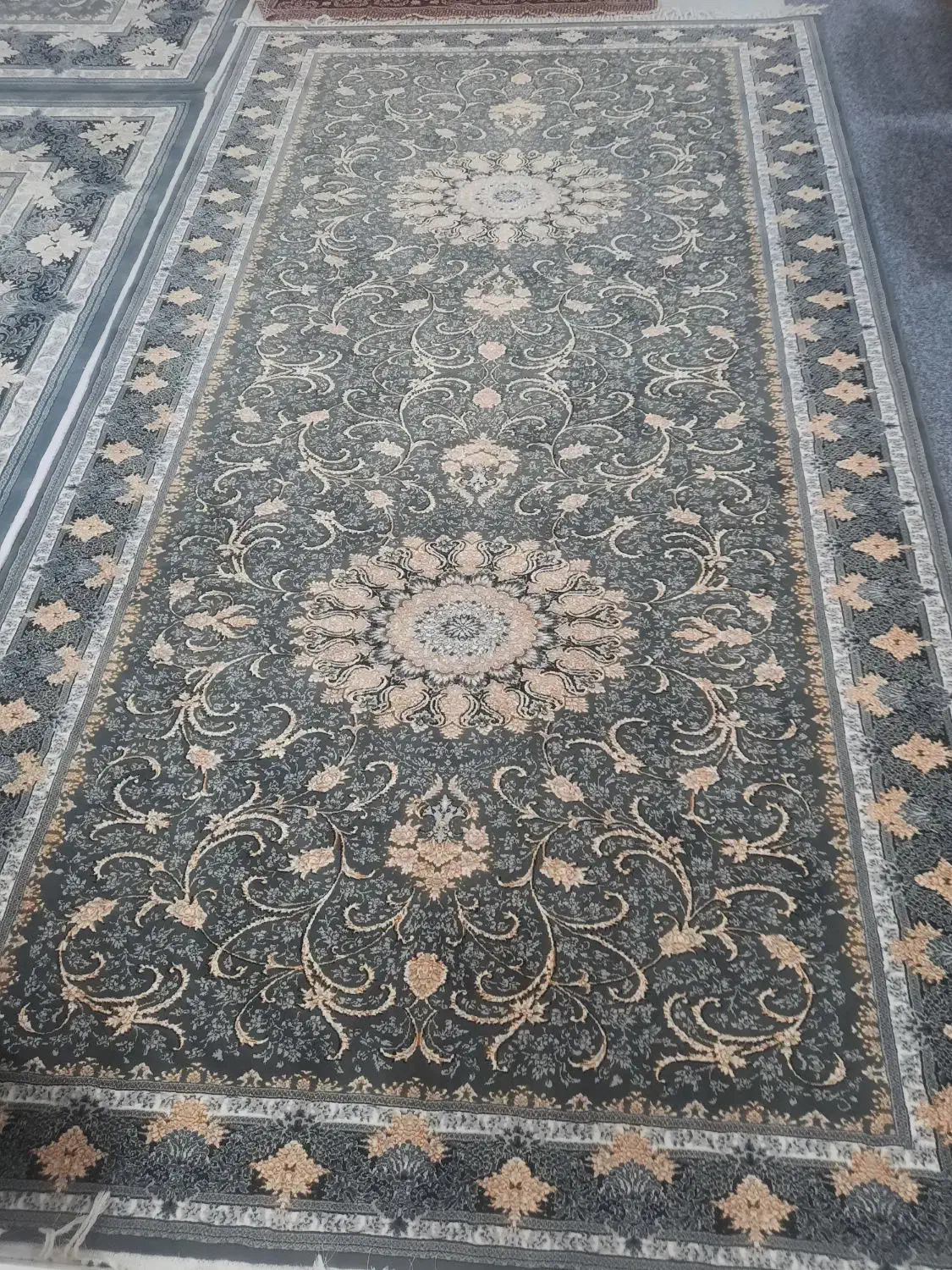 فرش نو (کسر فرش)|فرش|جهرم, |دیوار