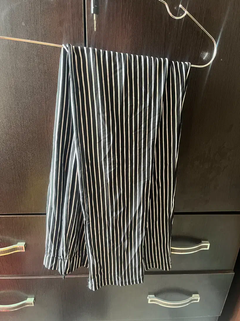 لباسهای دست دوم کار کرده|لباس|رشت, گیل|دیوار