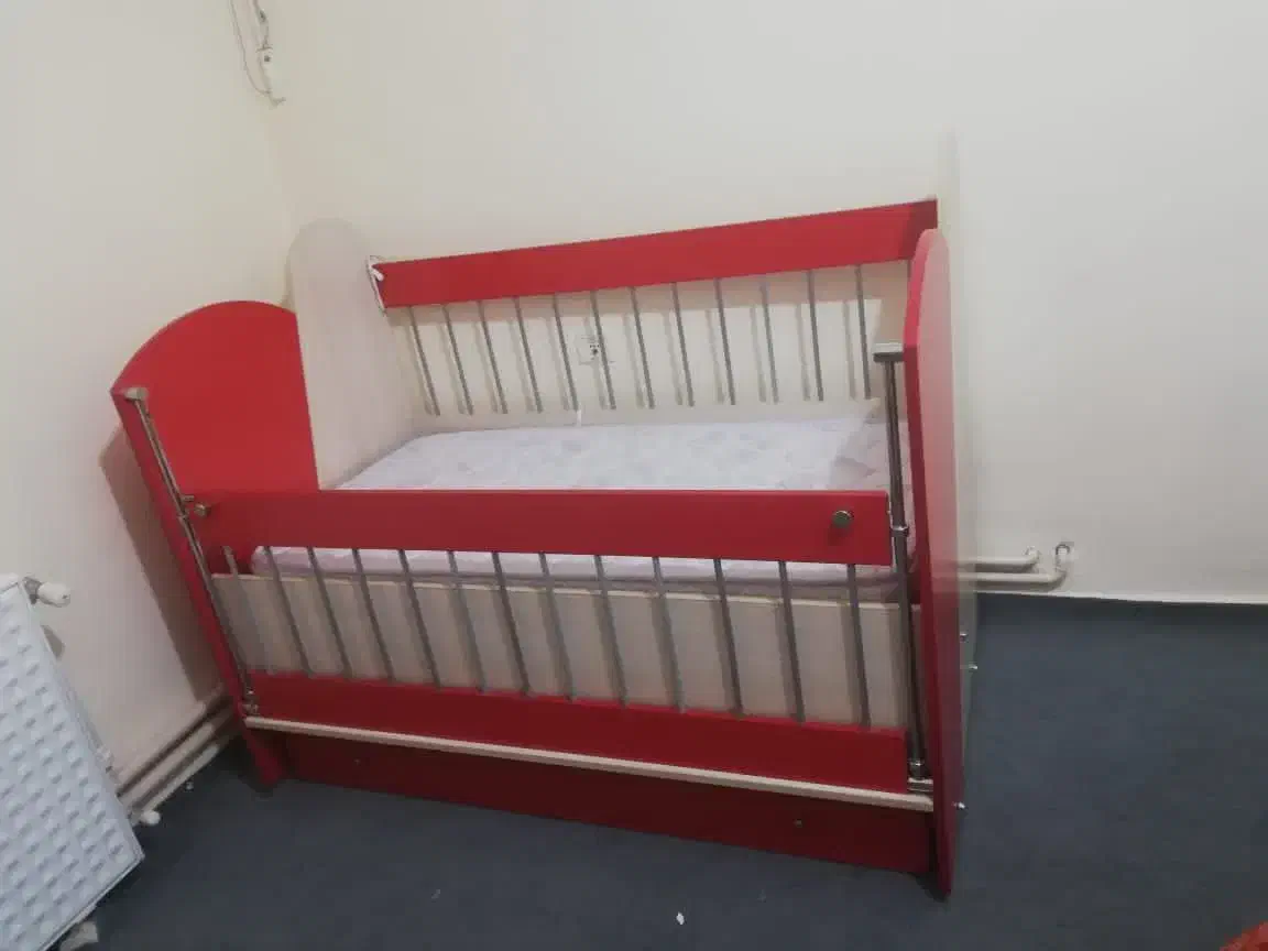 تخت ،تشک ،کمد لباسی دو تیکه دو درب،کتابخونه|اسباب و اثاث بچه|کرمان, |دیوار