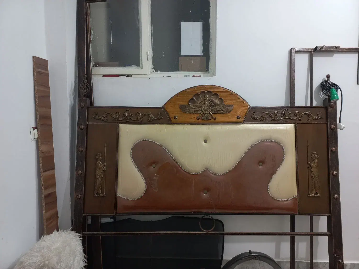 تخت|تخت و سرویس خواب|نیشابور, شهرک بهارستان|دیوار