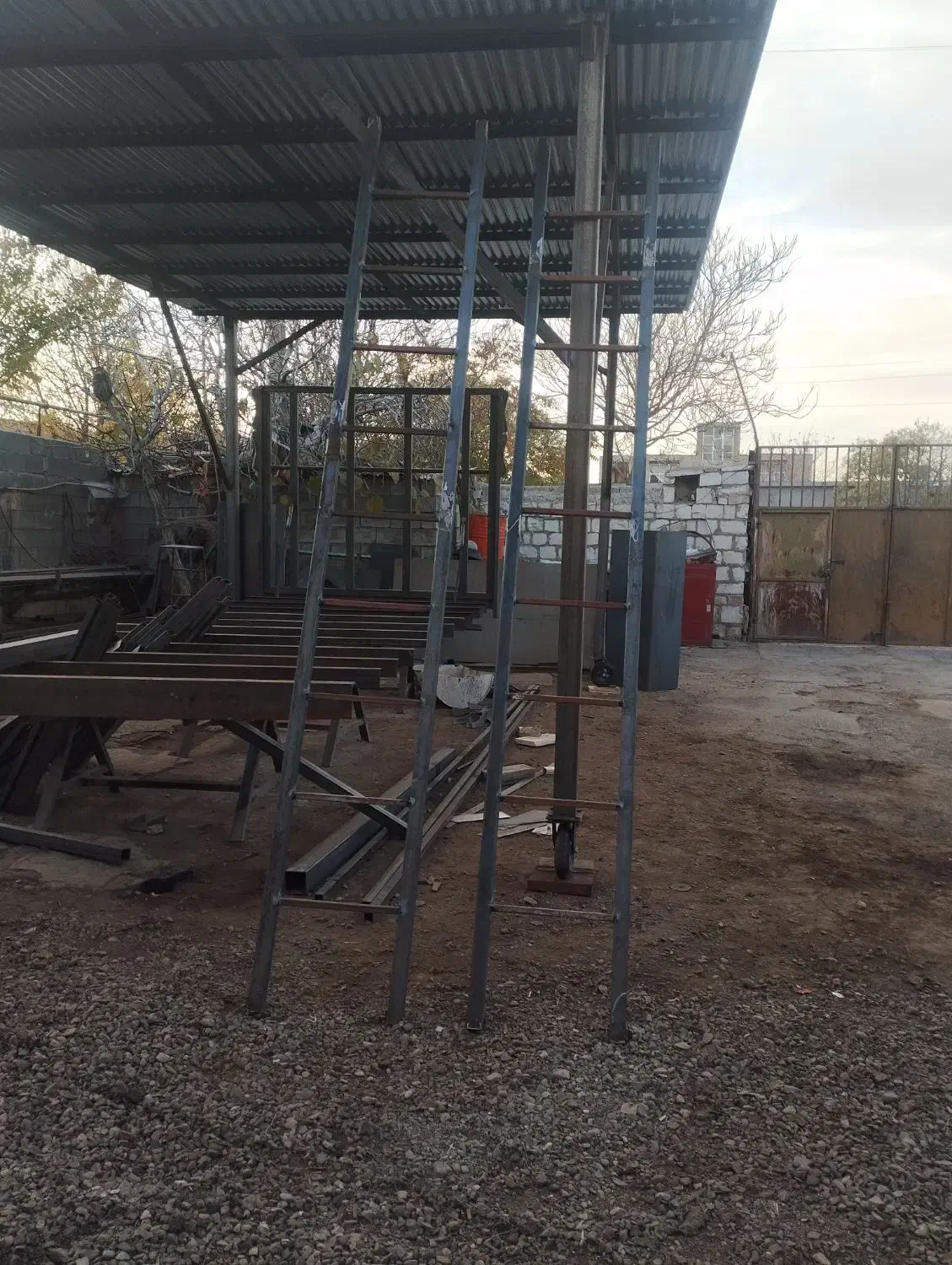 دوعدد پله محکم نو وزن حدوداً 25کیلو|مصالح و تجهیزات ساختمان|کرمانشاه, |دیوار