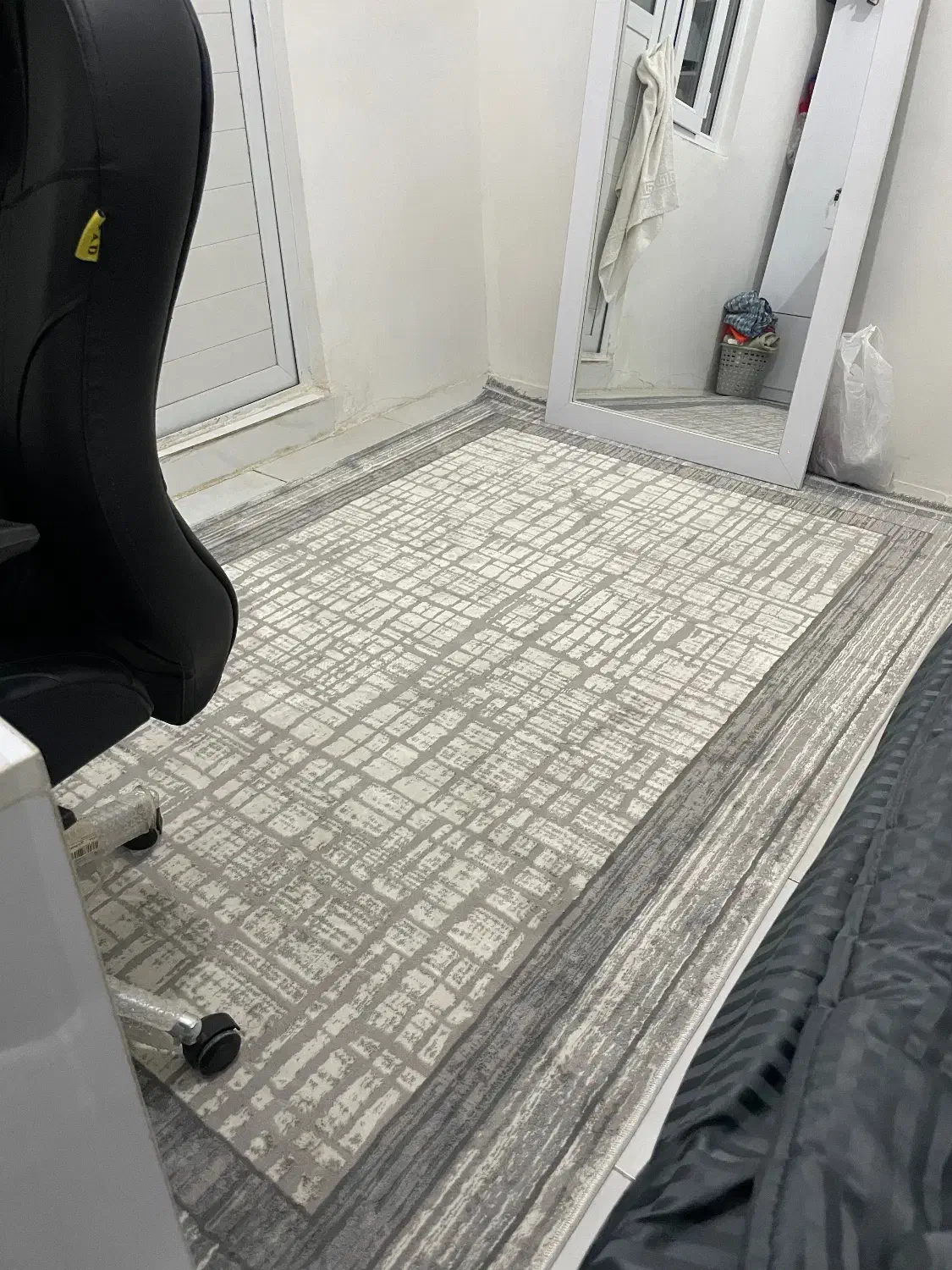 فرش 9 متری کامل نو داخل نایلون|فرش|اقبالیه, |دیوار