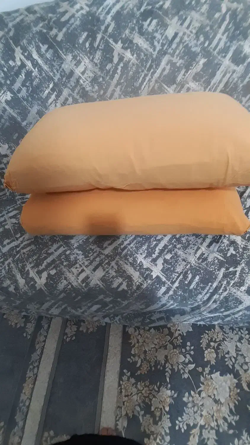 پشتی و بالشت|رختخواب، بالش، پتو|بومهن, |دیوار