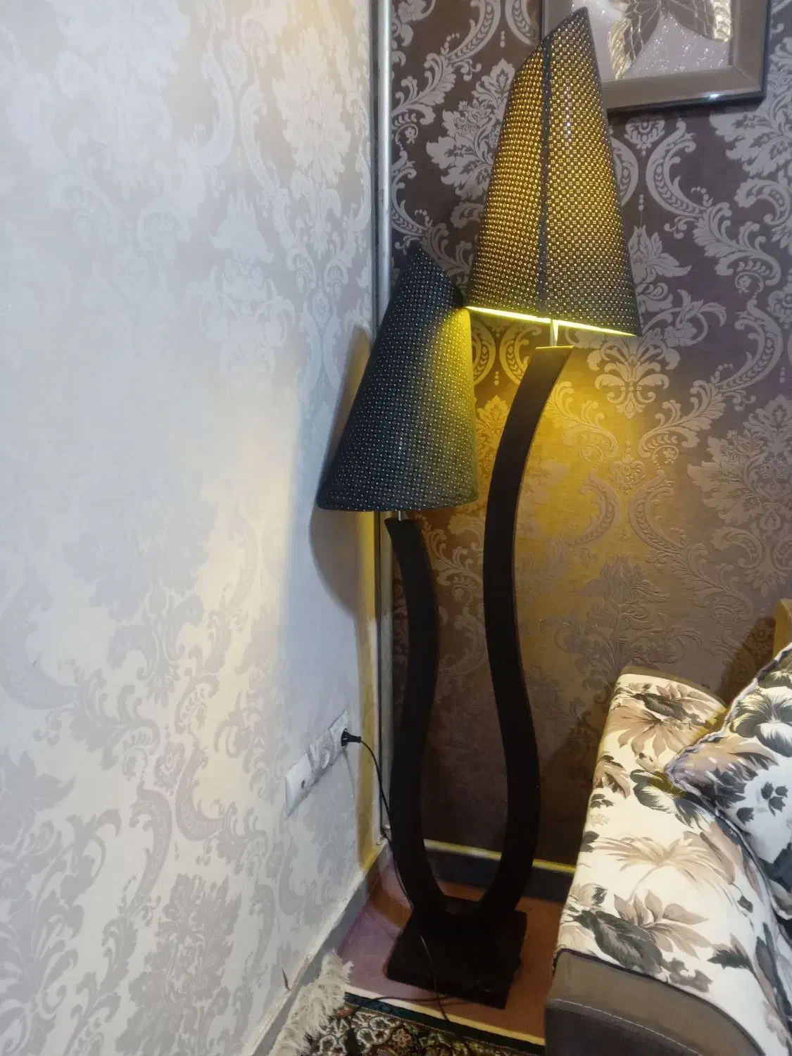 اباژور سالم|لوستر و چراغ آویز|سراب, |دیوار