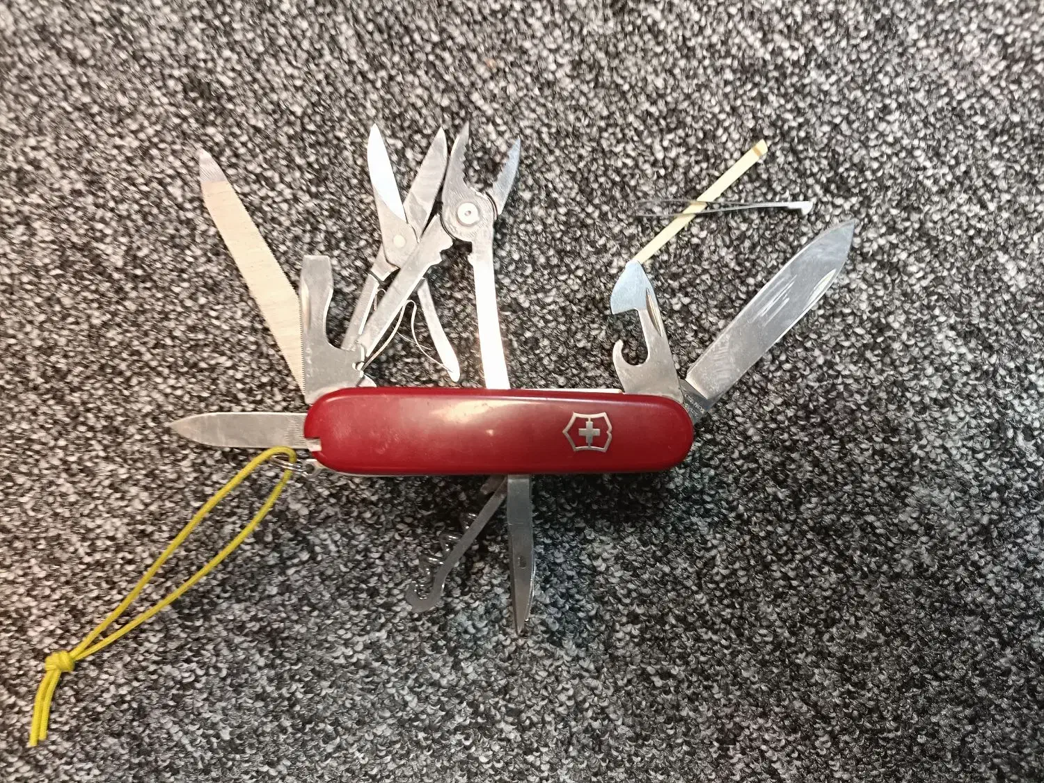 ویکتورینوکس پانزده کاره|کوهنوردی و کمپینگ|تهران, هفده شهریور|دیوار