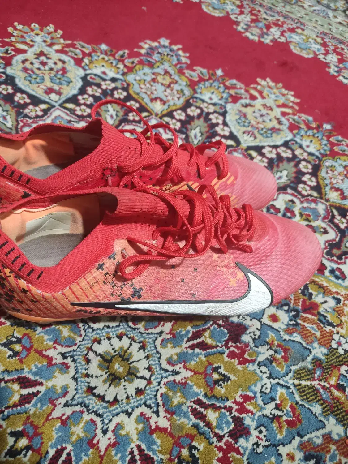 کفش چمن نایک|کیف، کفش، کمربند|دهدشت, |دیوار