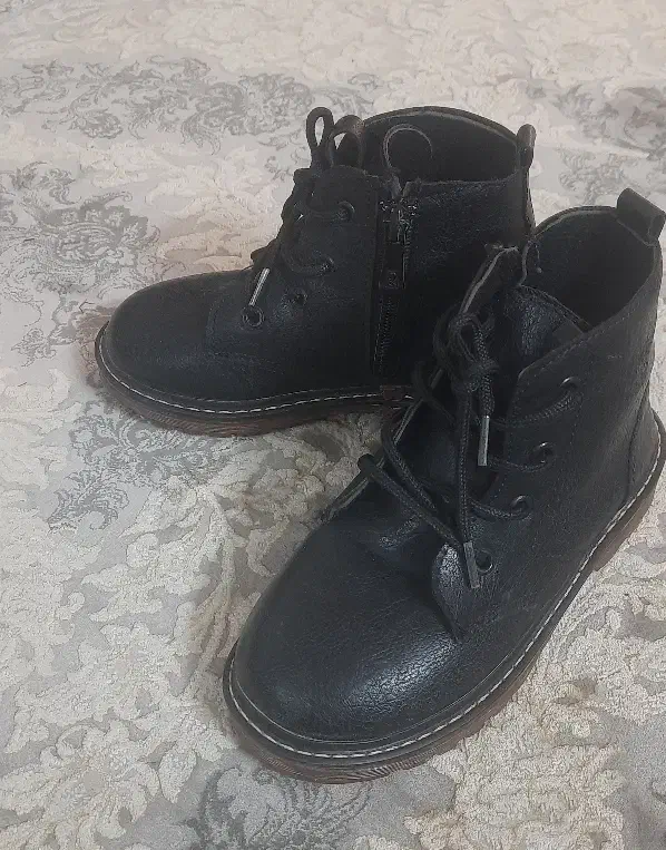 نیم بوت بچگانه..سایز۳۰|کفش و لباس بچه|اصفهان, فجر|دیوار