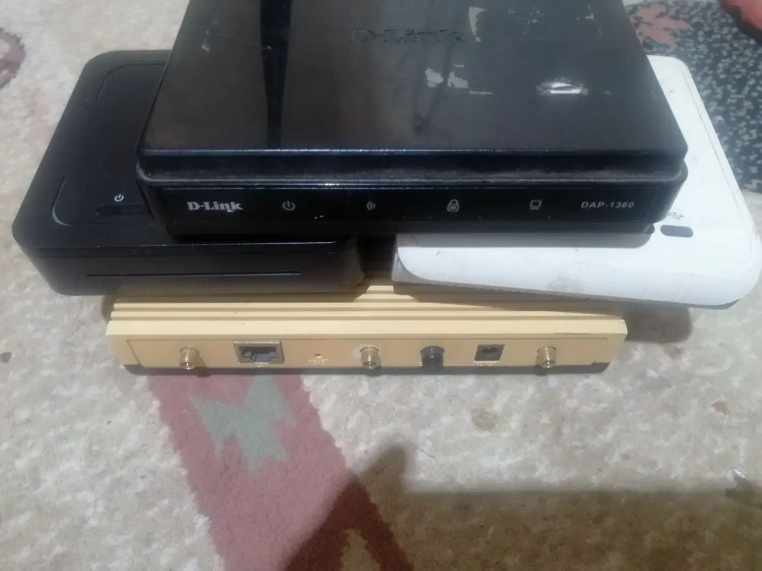 چهار عدد مودم ویفای گوشی دریا خاموش دی وی دی راتر|مودم و تجهیزات شبکه|مشهد, موعود|دیوار