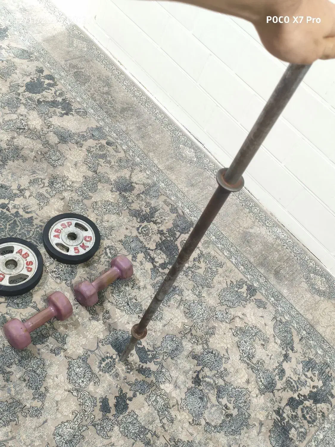 دمبل دو تا 5 کیلوی و دوتا صفحه ی 5 کیلوی وبا هالتر|تجهیزات ورزشی|اهواز, کمپلو شمالی|دیوار