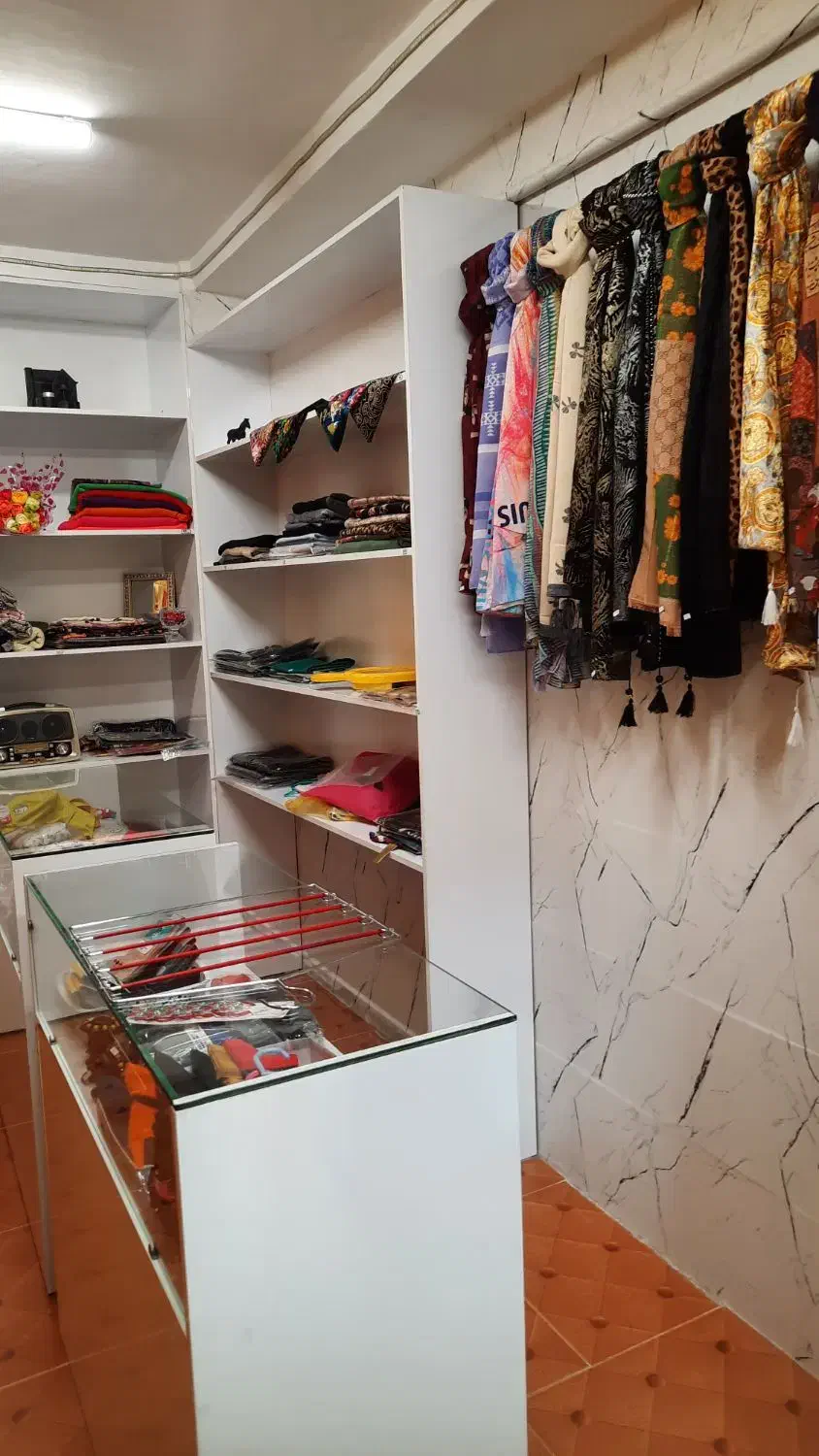 گالری شال وروسری ملکه|لباس|رشت, پاره بیجار|دیوار