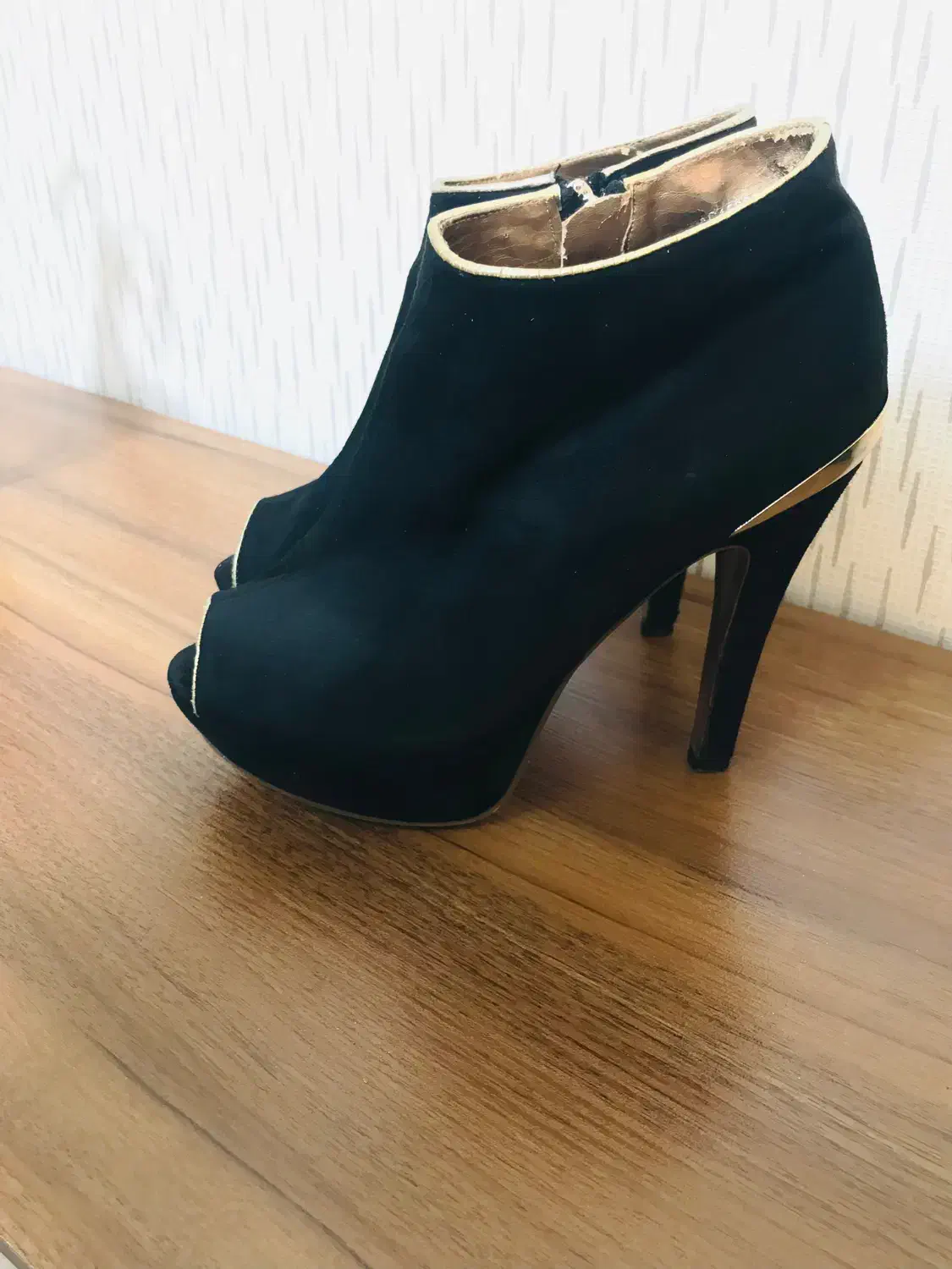 دو جفت کفش مجلسی در حدنو|کیف، کفش، کمربند|کاشان, کشاورز|دیوار