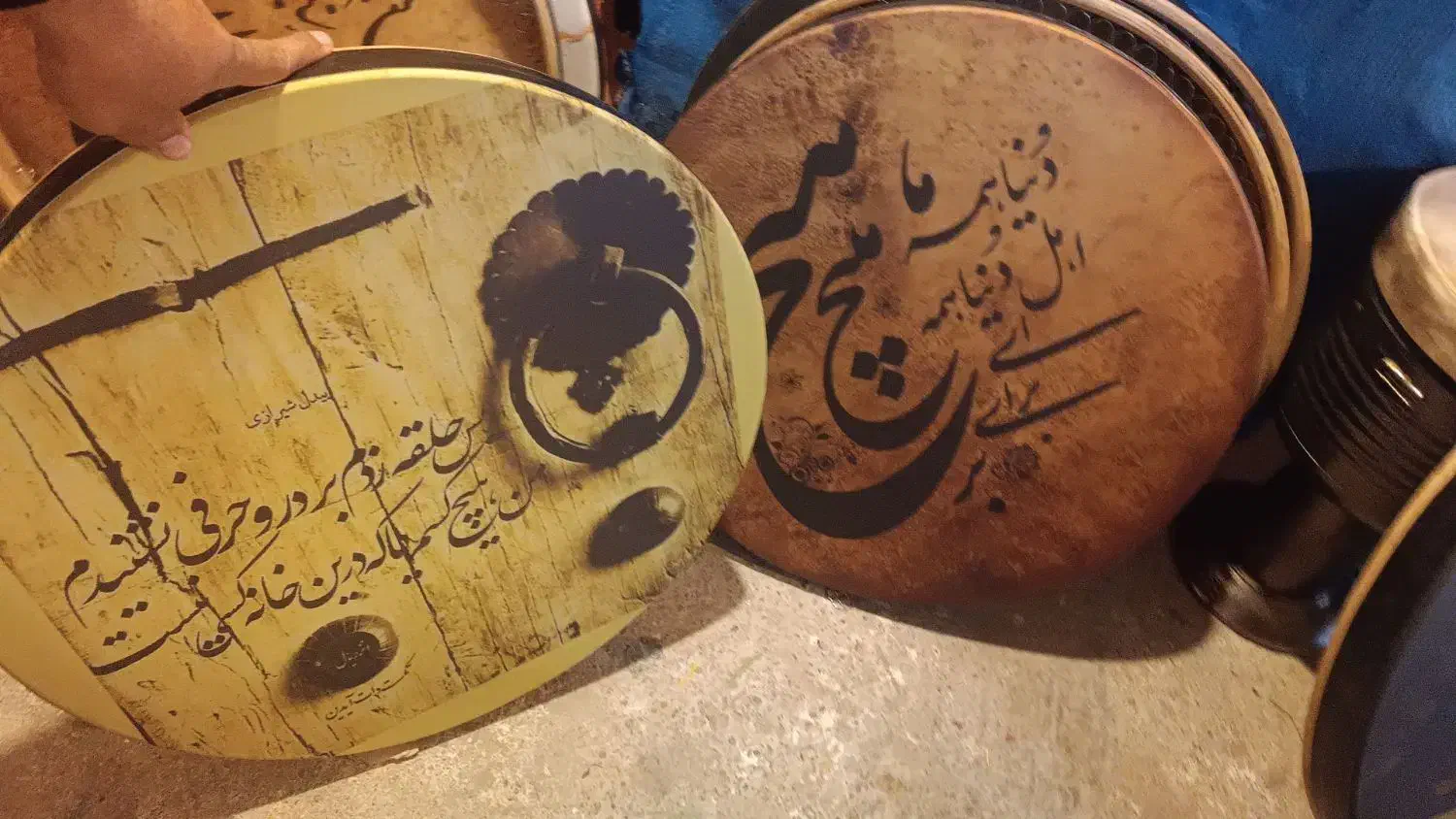 تنبک ....|سازهای سنتی|خمینی‌شهر, |دیوار