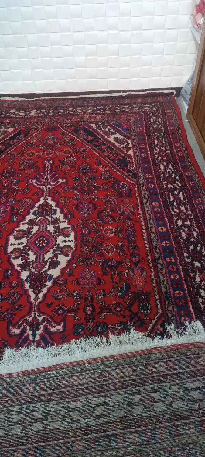 فرش دست بافت سالم و دو عدد ماشینی جنس عالی|فرش|همدان, |دیوار