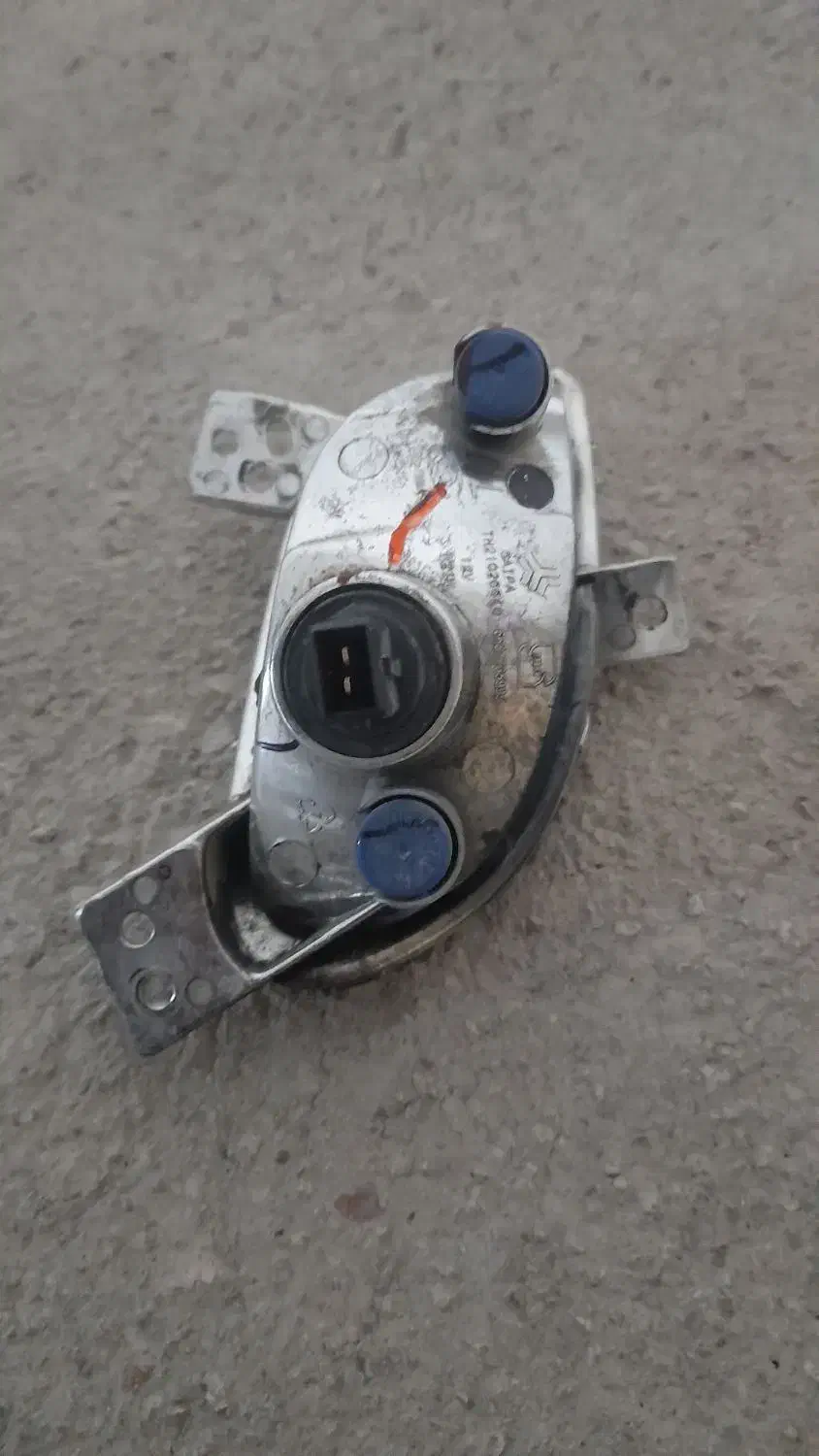 مه شکن عقب کوئیک سمت چپ سالم و پرنور|قطعات یدکی و لوازم جانبی|کرمانشاه, |دیوار