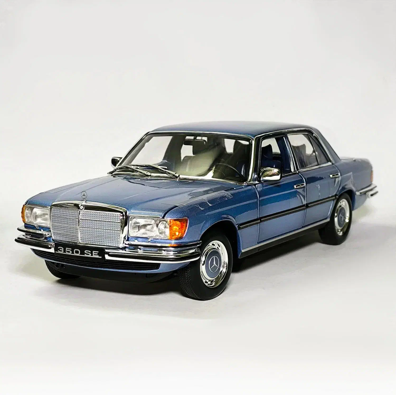 ماکت فلزی بنز 350SE مقیاس ۱/۱۸ لیمیتد 500 تایی|اسباب‌‌بازی|تهران, آرژانتین|دیوار