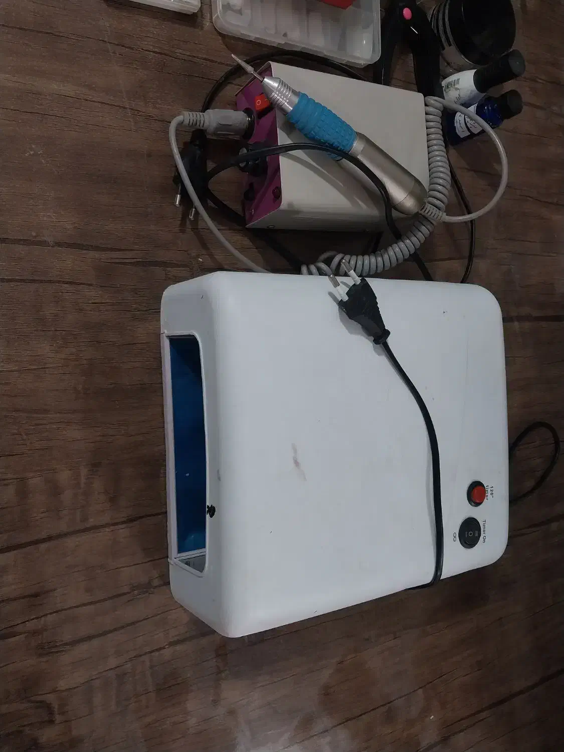 دستگاه کاشت ناخن|آرایشگاه و سالن‌های زیبایی|اردبیل, |دیوار