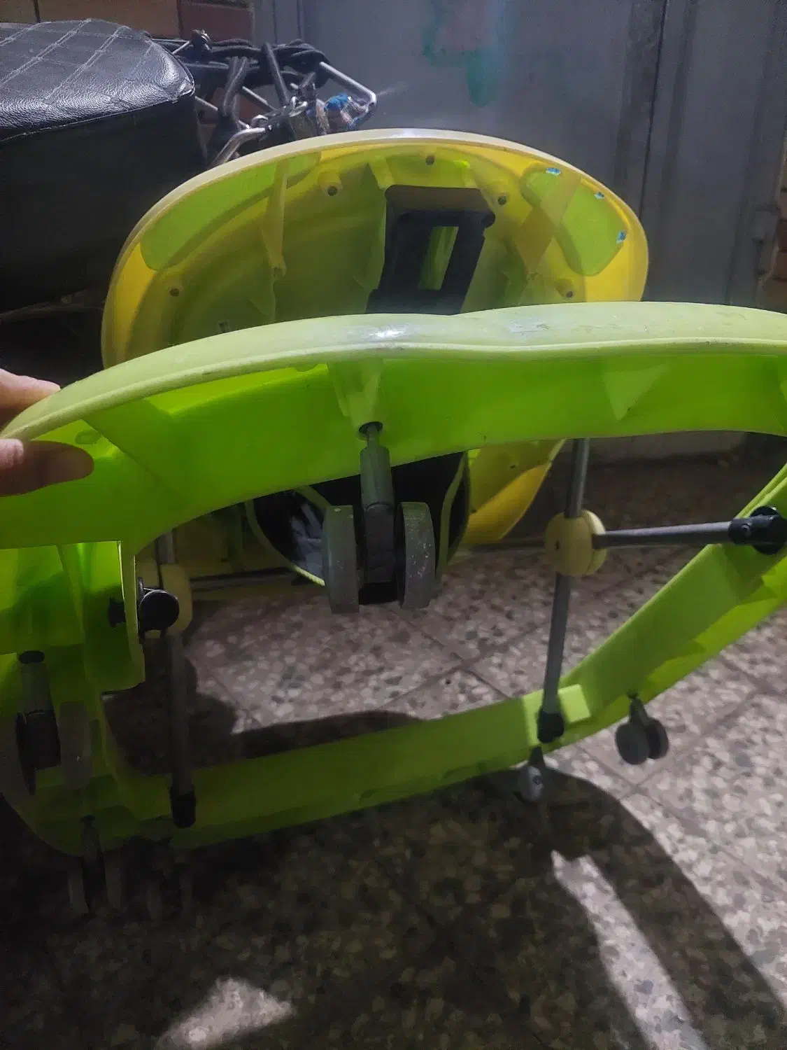 روروک سالم موزیکال|کالسکه و لوازم جانبی|قم, نیروگاه|دیوار