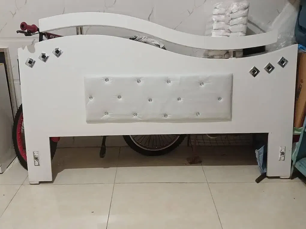 تخت خواب دونفره مدل پرستو|تخت و سرویس خواب|زرقان, |دیوار