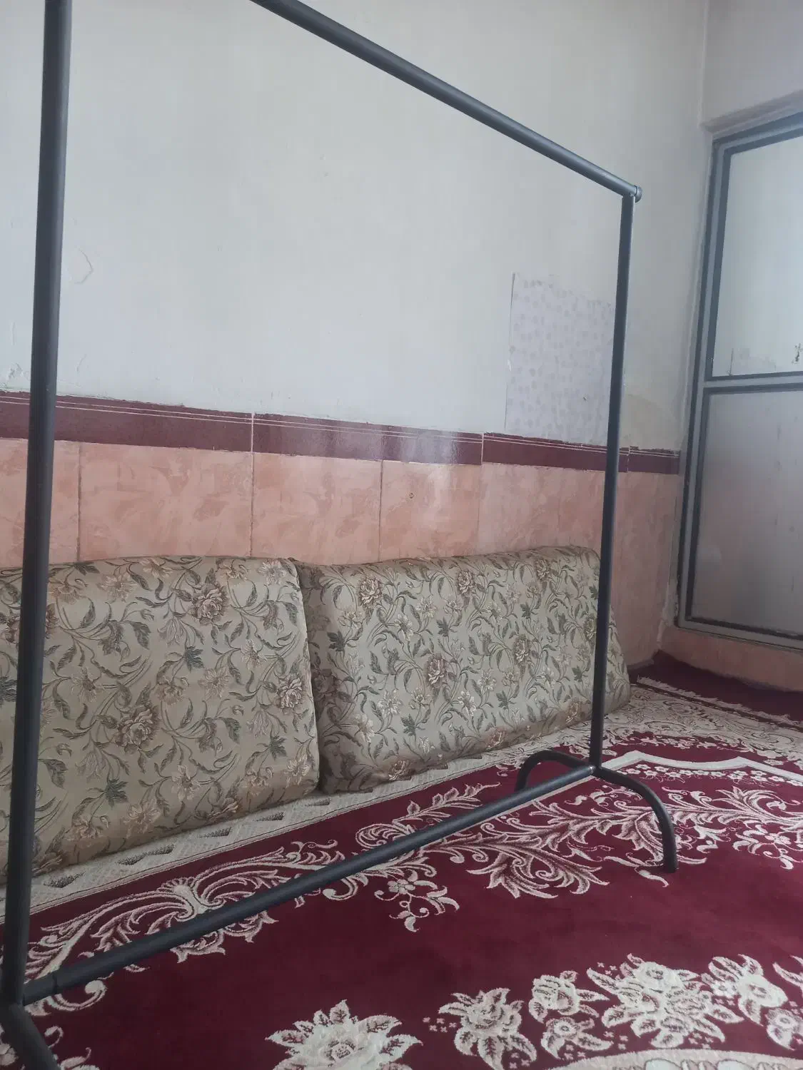 رگال|بندرخت و رخت‌آویز|کرمانشاه, |دیوار